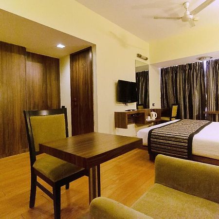 Hotel Silver Inn Mumbai Dış mekan fotoğraf