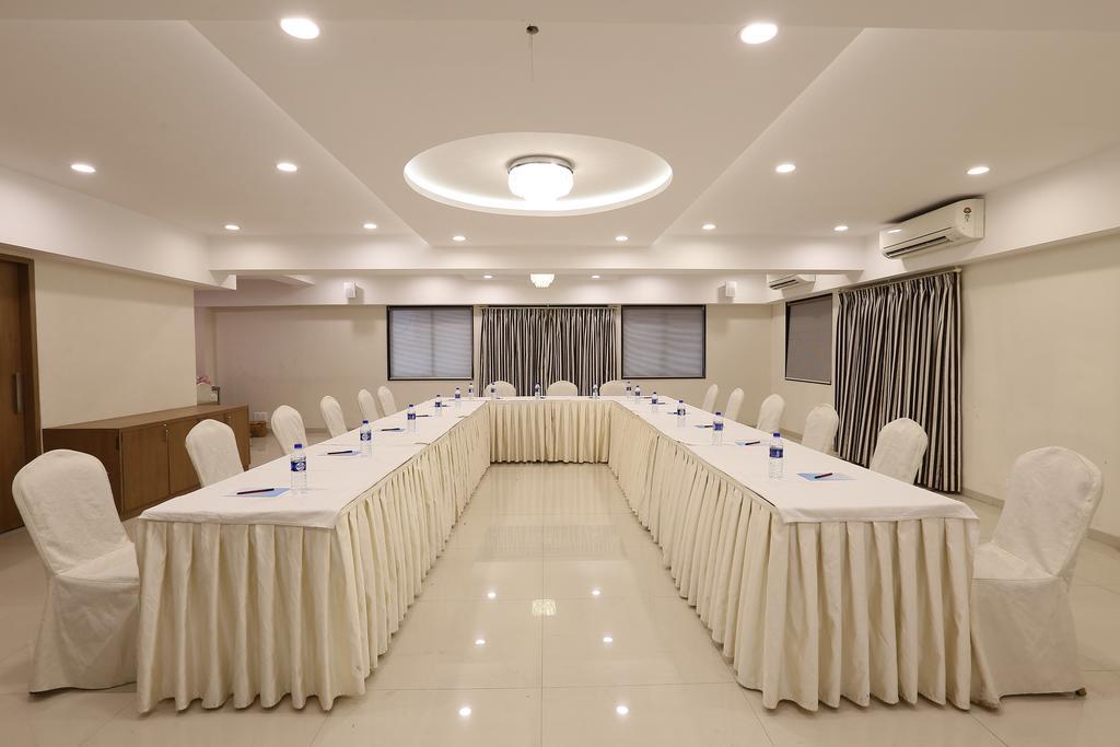 Hotel Silver Inn Mumbai Dış mekan fotoğraf