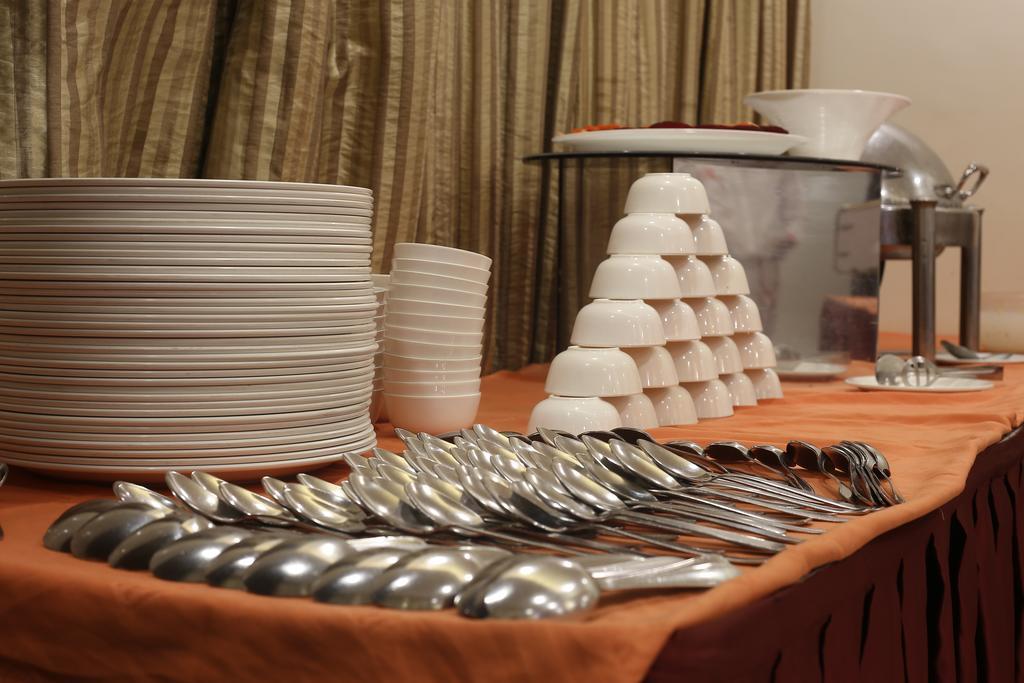 Hotel Silver Inn Mumbai Dış mekan fotoğraf