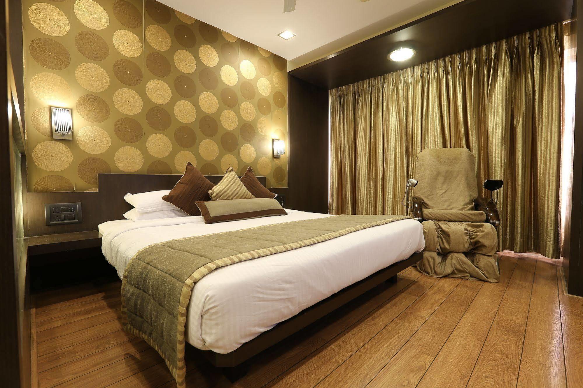 Hotel Silver Inn Mumbai Dış mekan fotoğraf