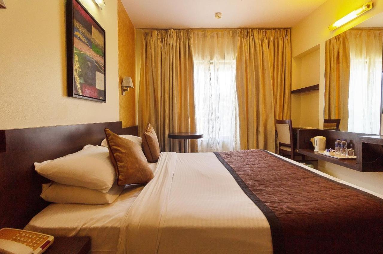 Hotel Silver Inn Mumbai Dış mekan fotoğraf